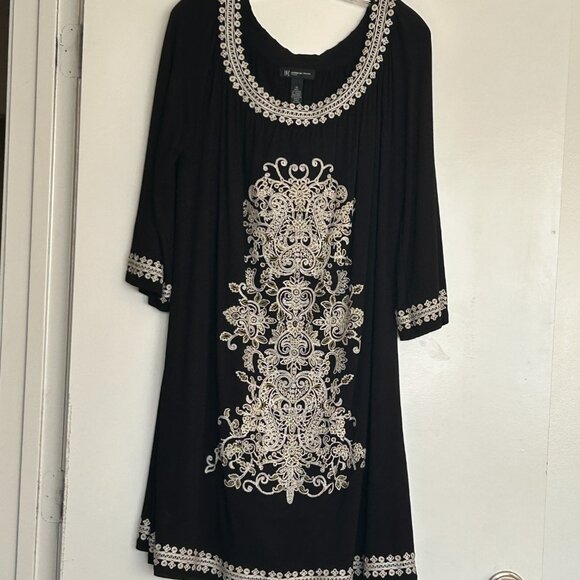 Black rayon Indian style tunic with white embroidery - Picture 6 of 6
